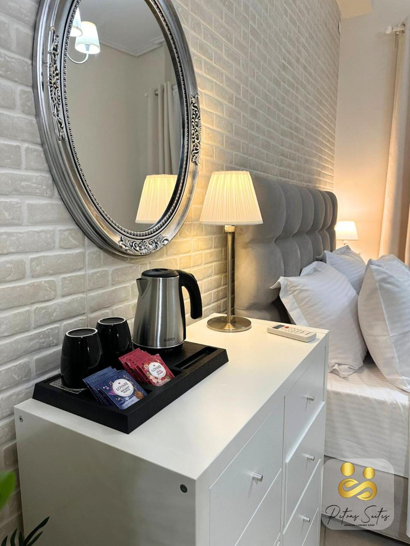 Petras Luxury Suites Athènes Extérieur photo