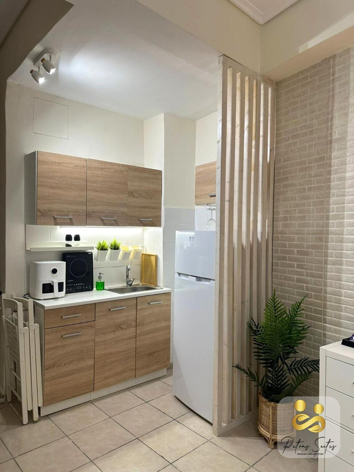 Petras Luxury Suites Athènes Extérieur photo