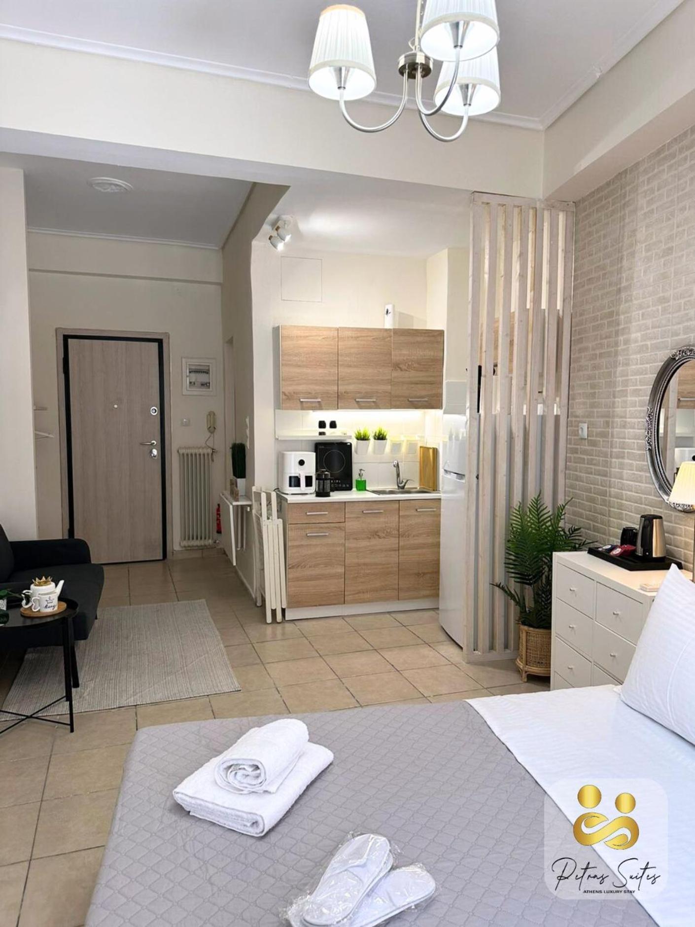 Petras Luxury Suites Athènes Extérieur photo