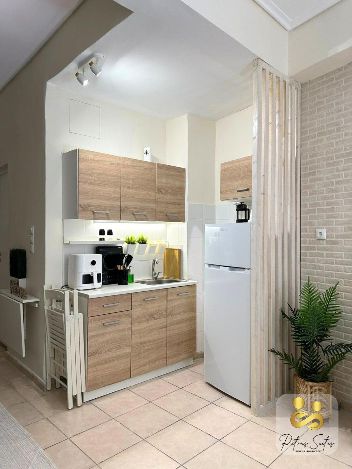 Petras Luxury Suites Athènes Extérieur photo