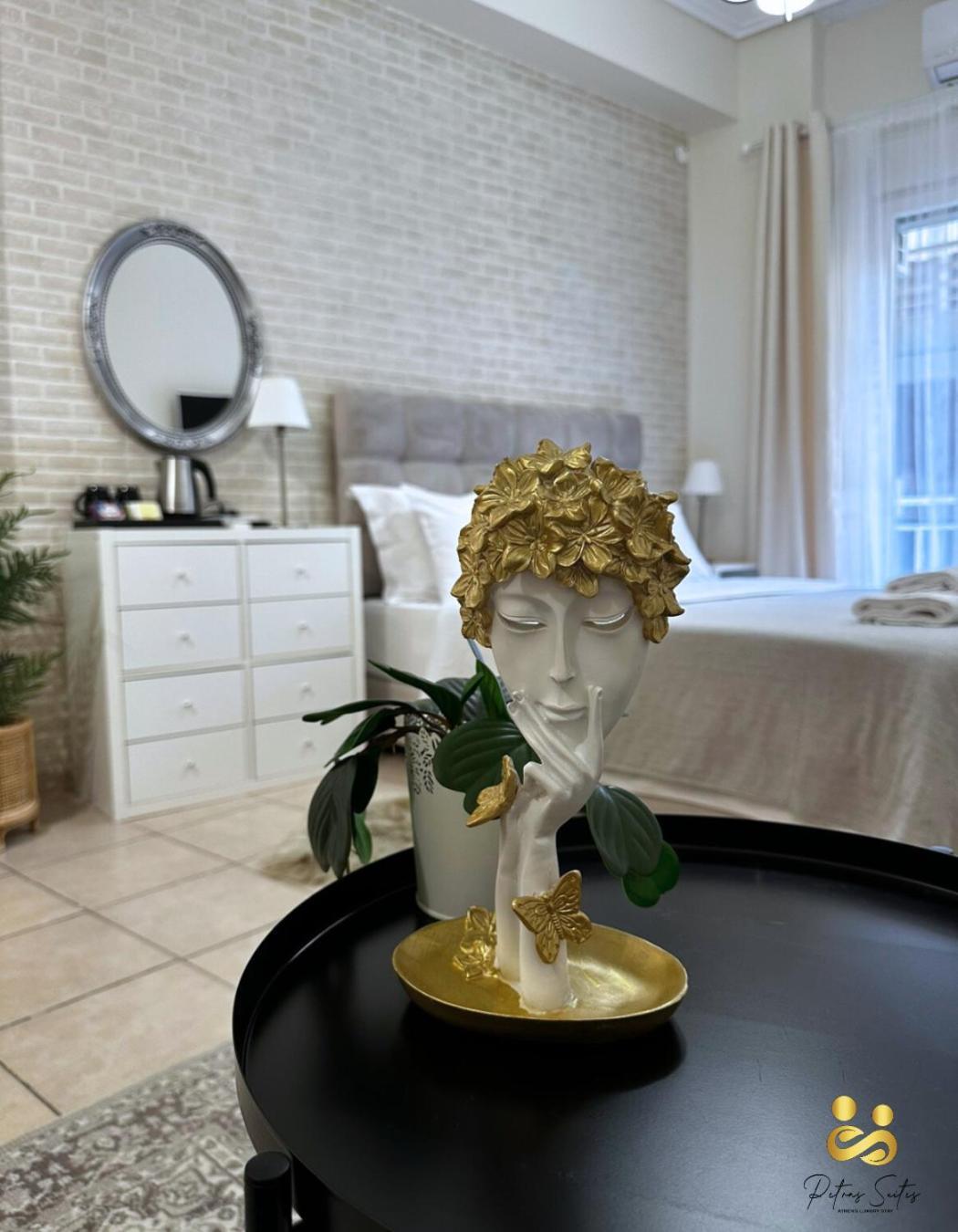 Petras Luxury Suites Athènes Extérieur photo
